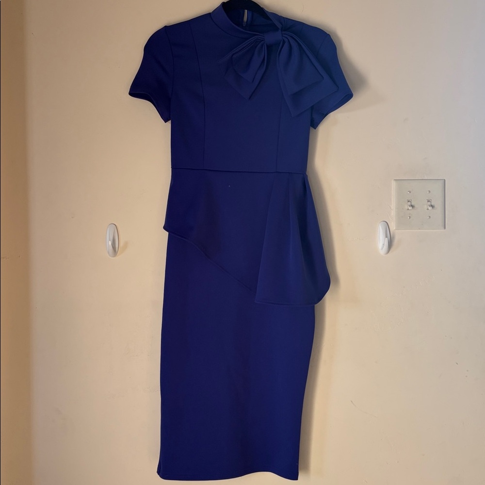 Elegant Blue Dress with Bow Detail